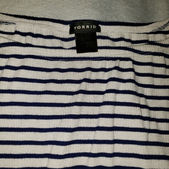 Torrid top blue and cream stripes size 5 - Picture 2 of 2